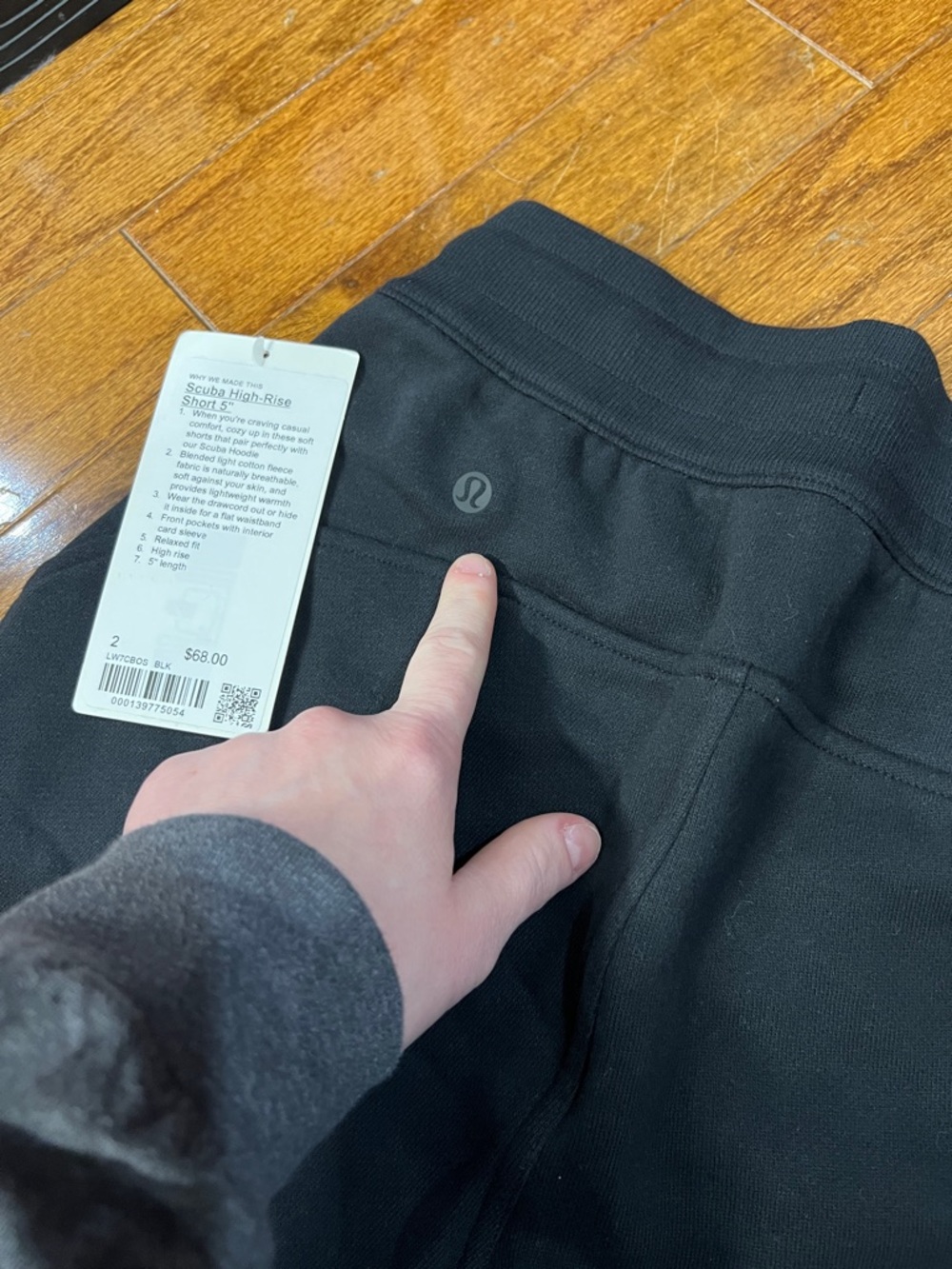 198. Lululemon scuba high rise short 5” black size 2 NWT - Picture 3 of 4